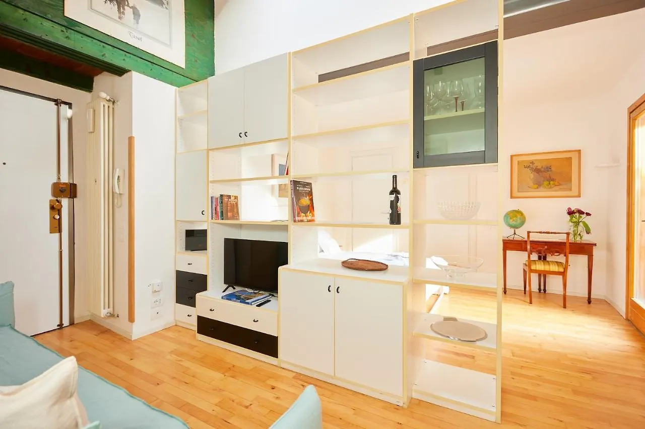 Italian Design Small Attic Μπολόνια 0*,
