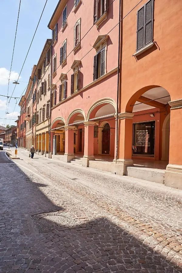Italian Design Small Attic Μπολόνια 0*,  Ιταλία